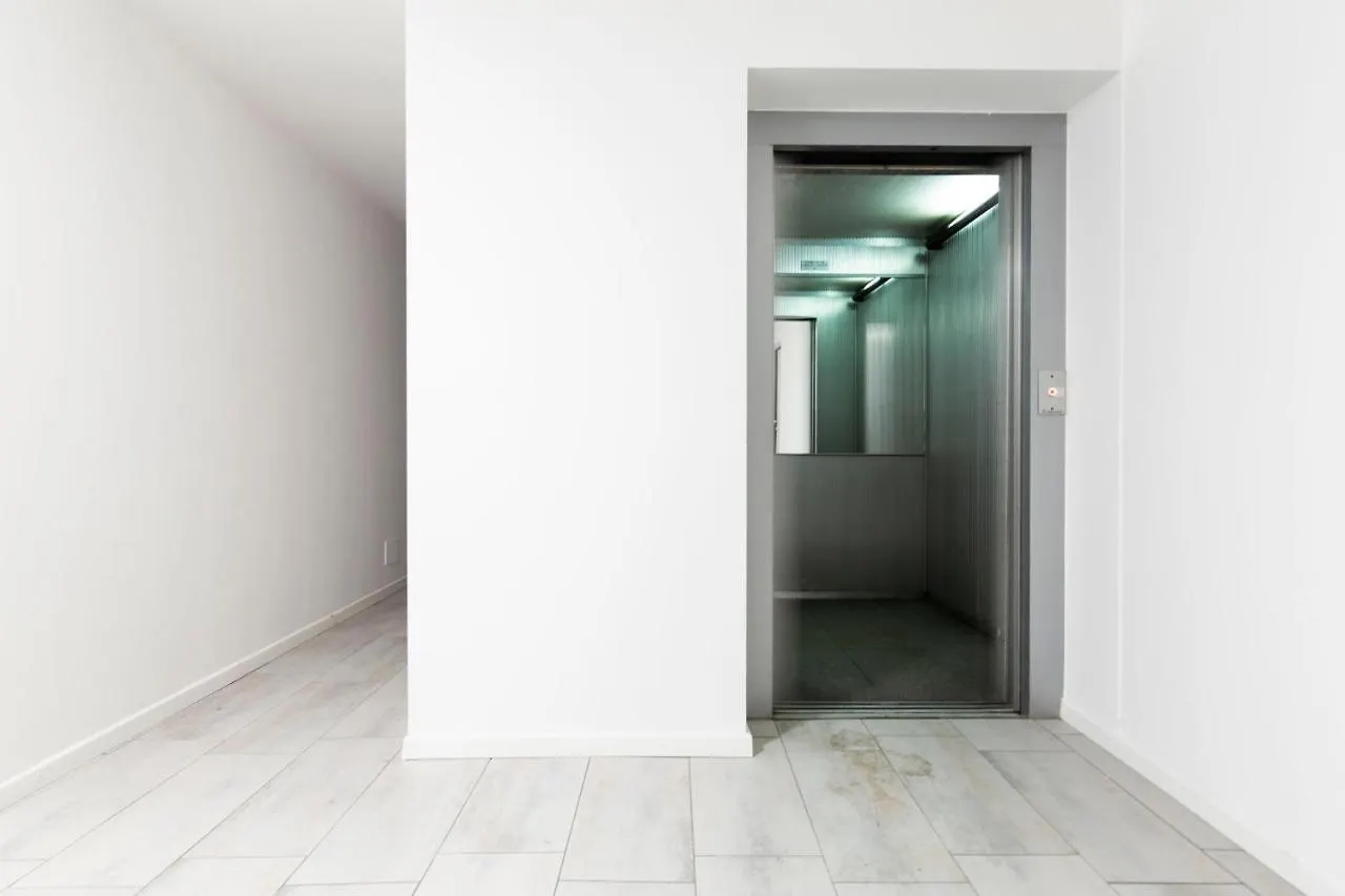 Noto 10 Apartment Milan 0*,